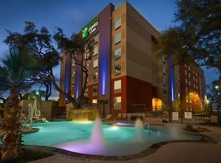 H I Express & Suites San Antonio Medical-Six Flags Ngoại thất bức ảnh