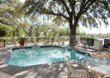 H I Express & Suites San Antonio Medical-Six Flags Ngoại thất bức ảnh